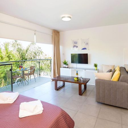 פאראלימני Lucile - Coralli Beachfront Apartment מראה חיצוני תמונה