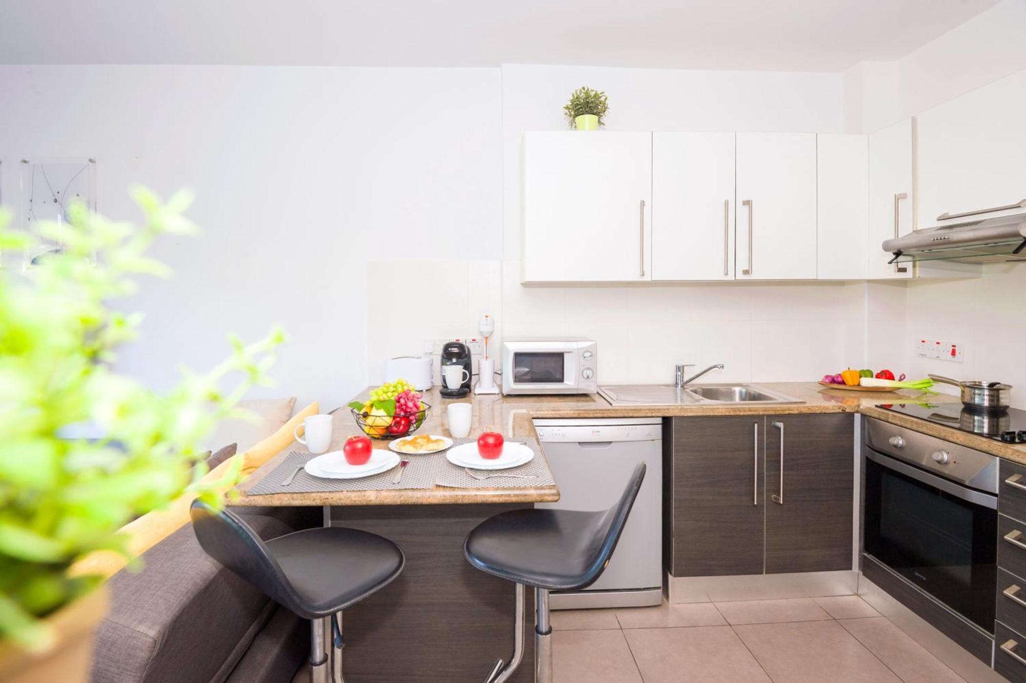 פאראלימני Lucile - Coralli Beachfront Apartment מראה חיצוני תמונה