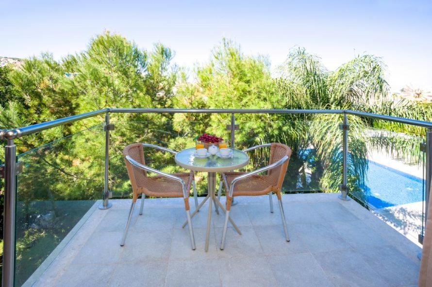 פאראלימני Lucile - Coralli Beachfront Apartment מראה חיצוני תמונה