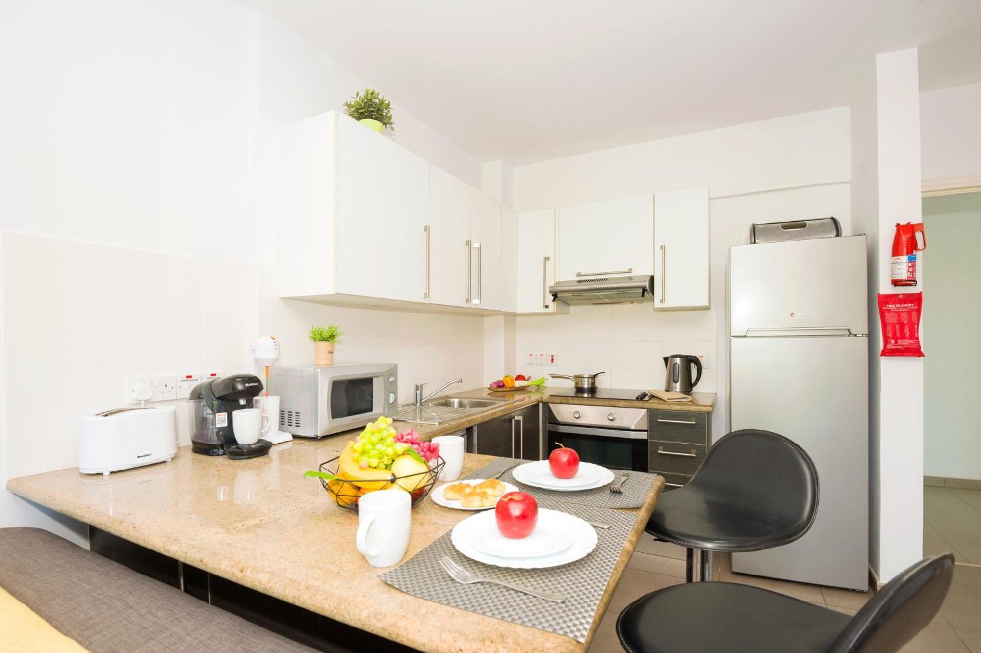 פאראלימני Lucile - Coralli Beachfront Apartment מראה חיצוני תמונה